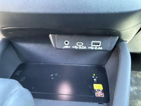 Used 2025 Subaru Forester Limited image 34