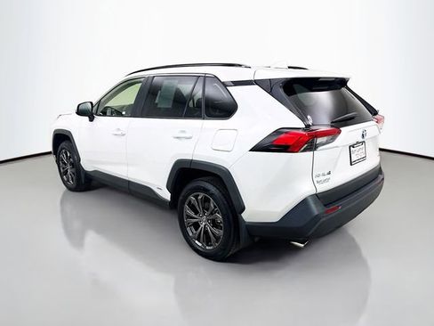Used 2023 Toyota RAV4 XLE Premium AWD/4WD image 5