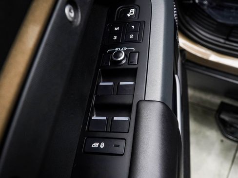 Used 2021 Land Rover Defender 110 X image 31