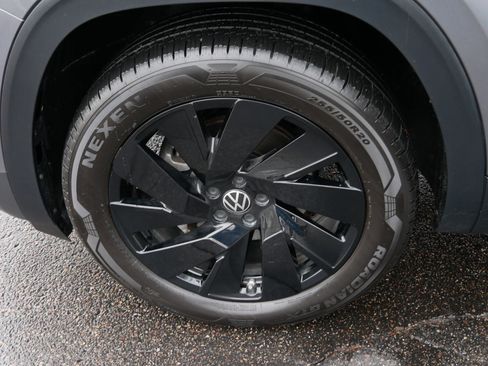 Certified 2025 Volkswagen Atlas SE w/ Panoramic Sunroof Package image 15