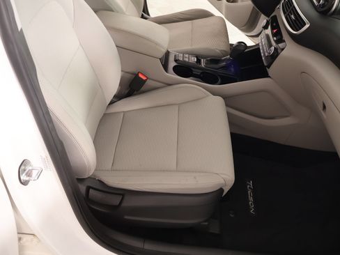 Used 2019 Hyundai Tucson Sport FWD image 13
