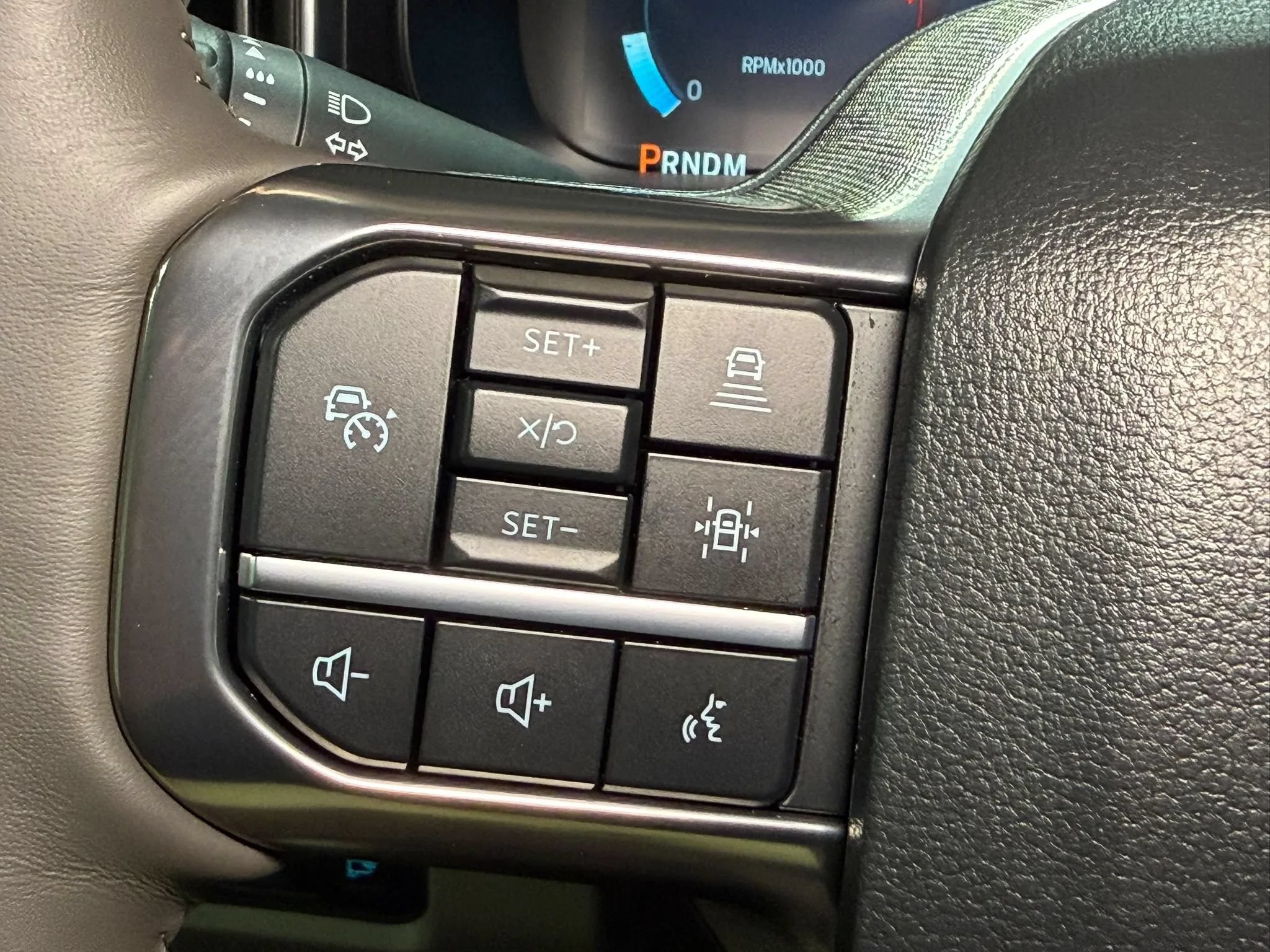 Used 2027 Ford F450 Platinum w/ Platinum Plus Package AWD/4WD image 32