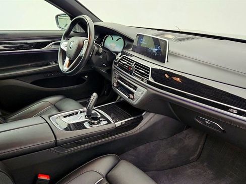 Used 2019 BMW 750i xDrive image 23