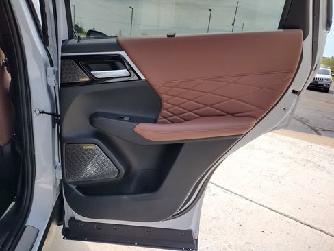 New 2026 Mitsubishi Outlander SEL AWD/4WD image 35