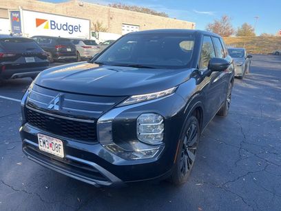 Used 2025 Mitsubishi Outlander SE