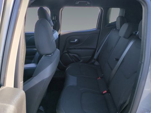 Used 2022 Jeep Renegade Altitude w/ Convenience Group image 13