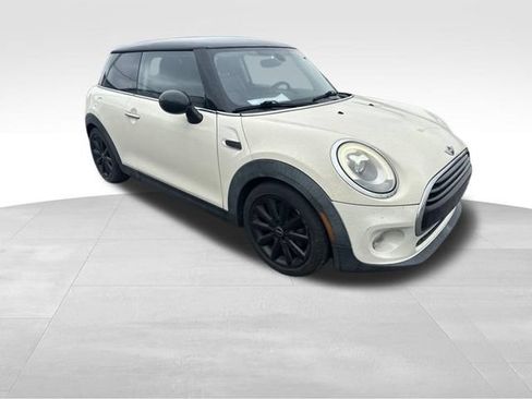 Used 2017 MINI Cooper 2-Door Hardtop FWD image 8