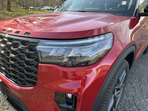 New 2026 Ford Explorer ST-Line w/ ST-Line Street Pack image 12