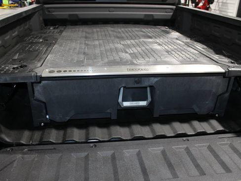 Used 2025 GMC Canyon Elevation w/ Convenience Package AWD/4WD image 3