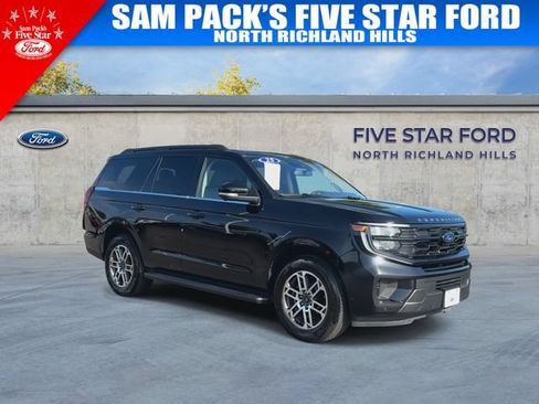Used 2025 Ford Expedition Active RWD image 2