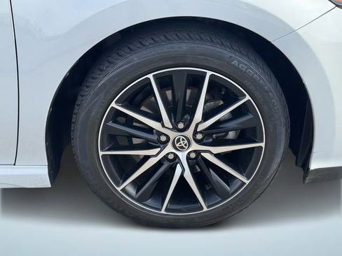 Used 2022 Toyota Camry SE image 7