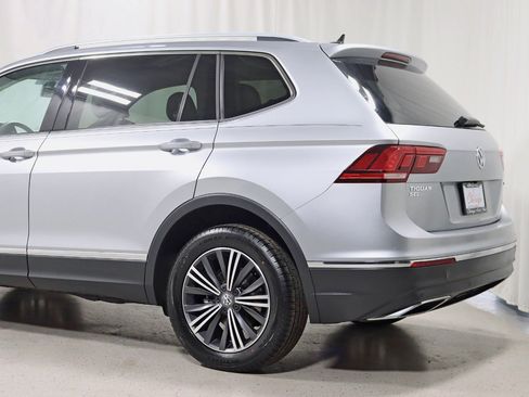Used 2019 Volkswagen Tiguan SEL w/ 3rd Row Seat Package image 10
