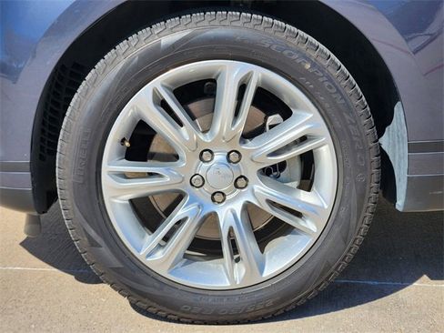 Used 2025 Land Rover Range Rover Velar S image 10