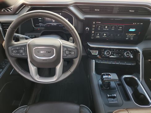 Used 2025 GMC Sierra 1500 Denali w/ Denali Reserve Package AWD/4WD image 30