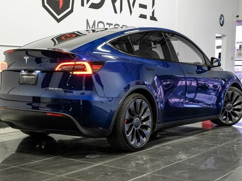 Used 2021 Tesla Model Y Performance image 10