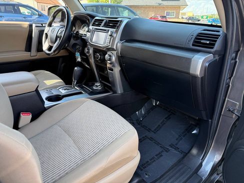 Used 2016 Toyota 4Runner SR5 AWD/4WD image 36