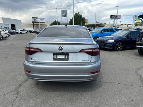 Used 2020 Volkswagen Jetta SE FWD image 4