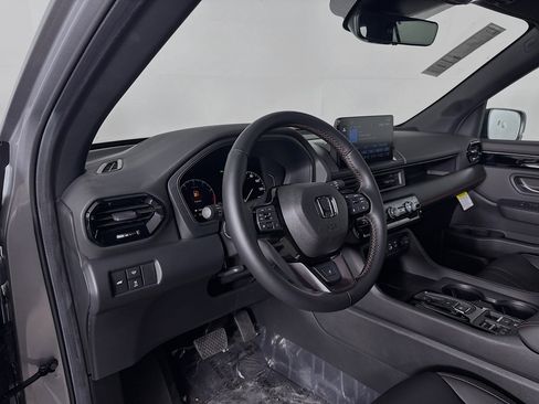 New 2025 Honda Pilot TrailSport image 8