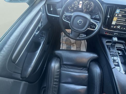 Used 2020 Volvo V90 T6 Cross Country image 15