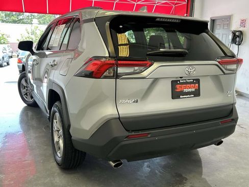 Used 2025 Toyota RAV4 XLE AWD/4WD image 5
