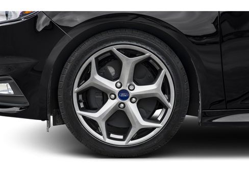 Used 2018 Ford Focus ST w/ Equipment Group 401A FWD image 11