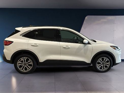 Used 2021 Ford Escape SEL image 8