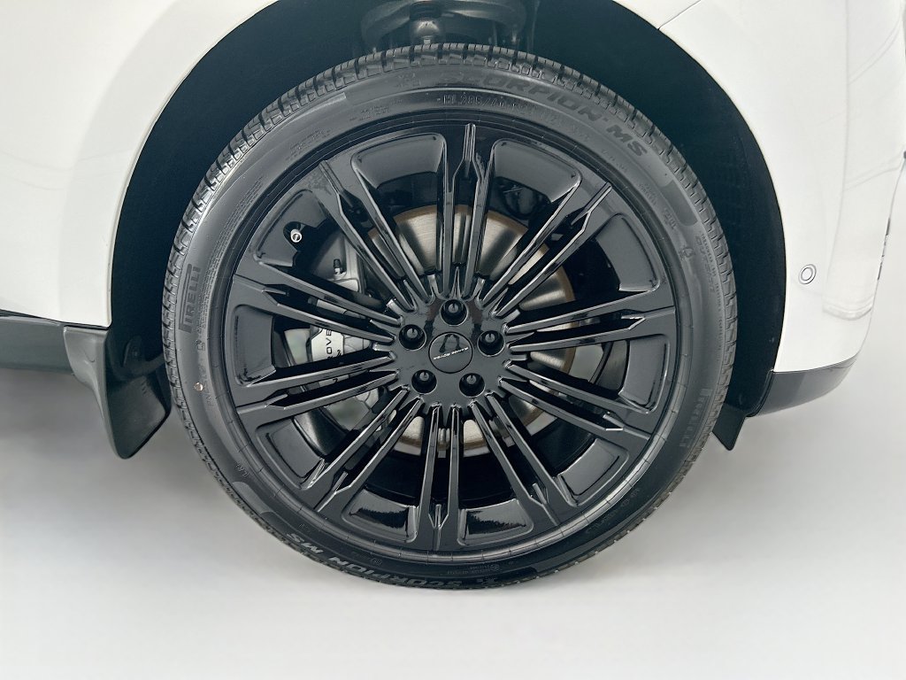 New 2026 Land Rover Range Rover Long Wheelbase SE AWD/4WD image 31