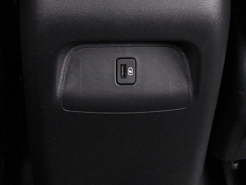 Used 2023 Nissan Sentra SV image 39