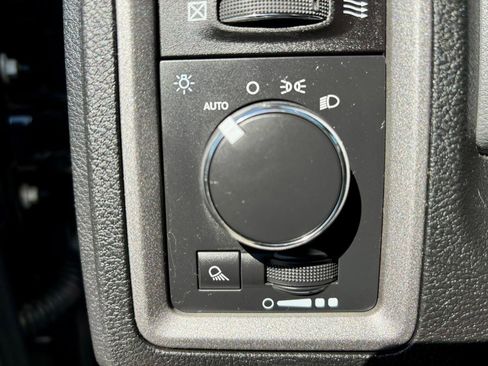 Used 2015 RAM 1500 Tradesman w/ Popular Equipment Group AWD/4WD image 24