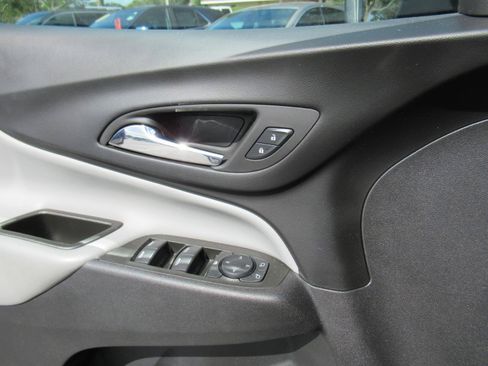 Used 2024 Chevrolet Equinox LT FWD image 21