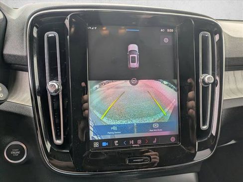 Used 2023 Volvo XC40 B5 Ultimate w/ Protection Package Premier image 13