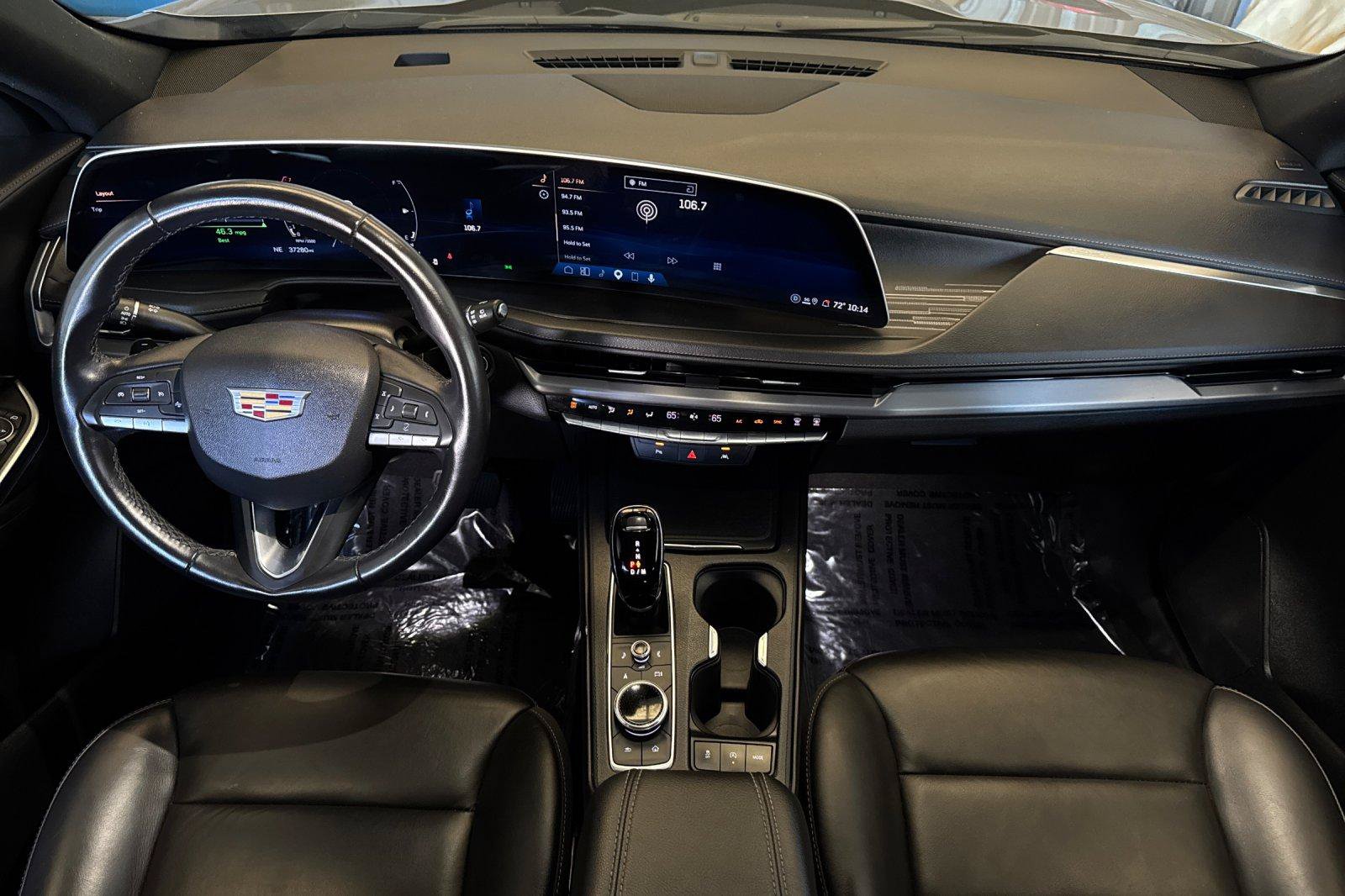 Used 2025 Cadillac XT4 Premium Luxury FWD image 15