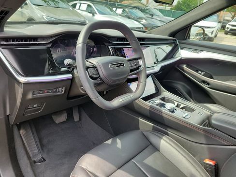 Used 2024 Jeep Wagoneer Launch Edition AWD/4WD image 10