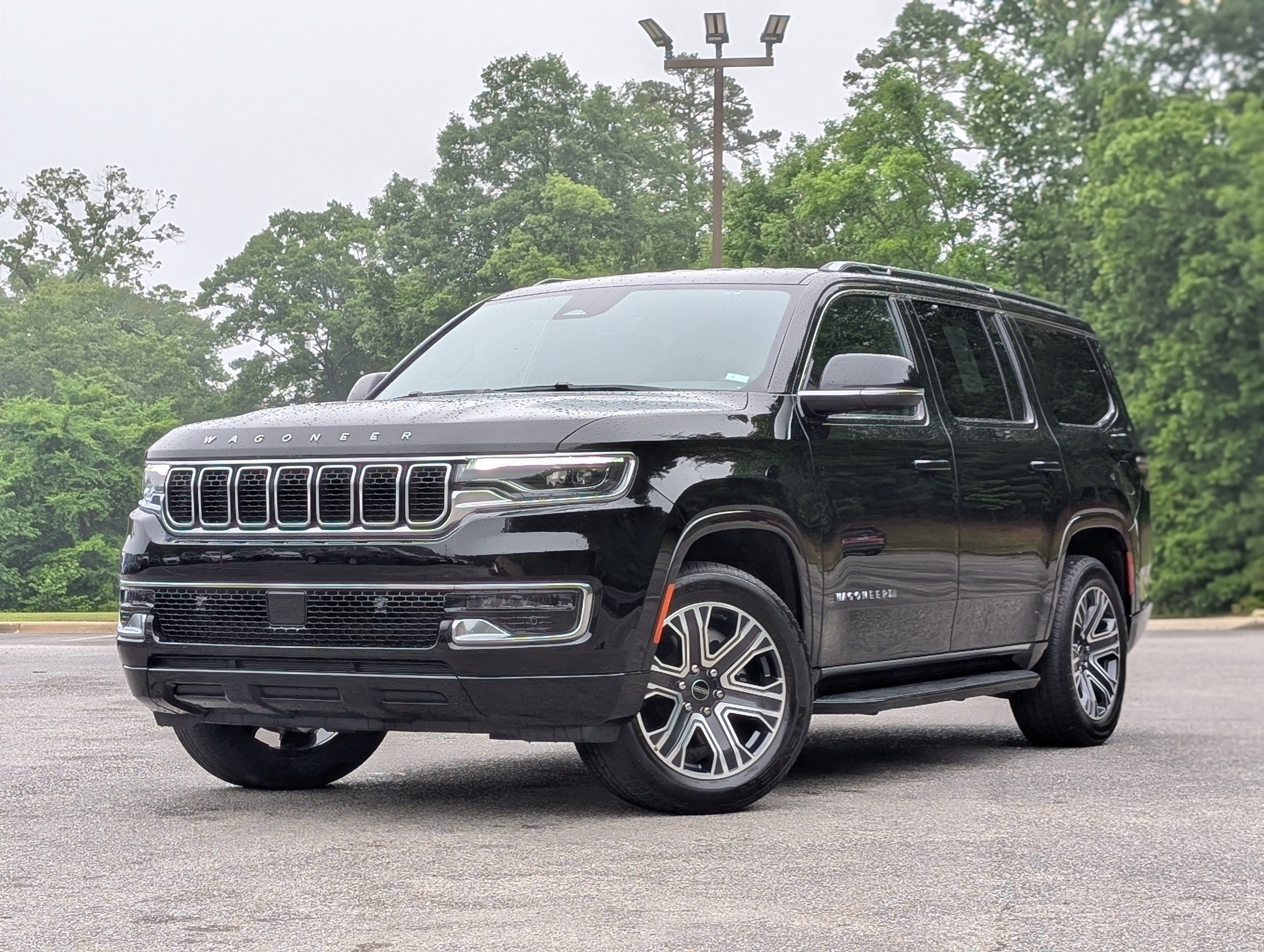 Used 2025 Jeep Wagoneer 4WD image 4