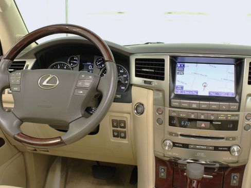 Used 2014 Lexus LX 570 4WD image 52