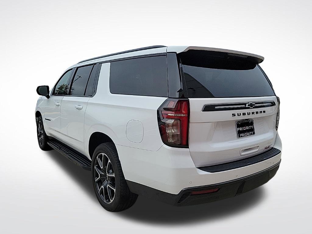 Used 2023 Chevrolet Suburban RST AWD/4WD image 3
