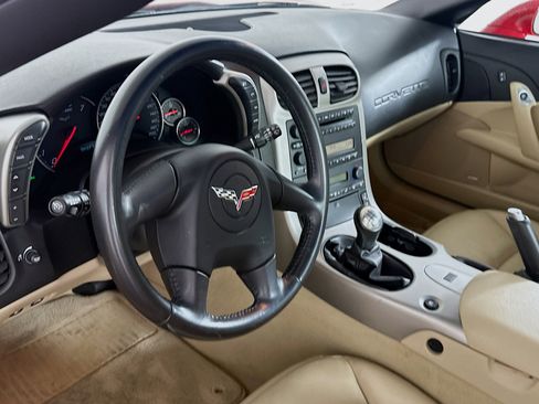 Used 2005 Chevrolet Corvette Coupe w/ Preferred Equipment Group image 17