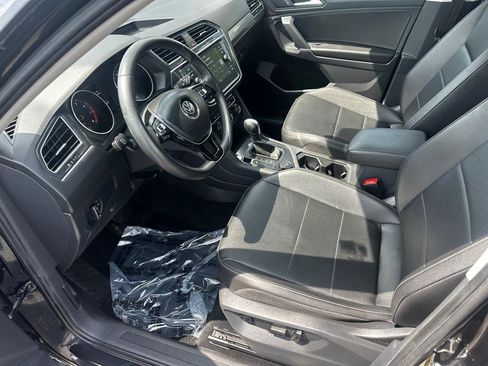 Used 2020 Volkswagen Tiguan SE w/ Panoramic Sunroof Package AWD/4WD image 8