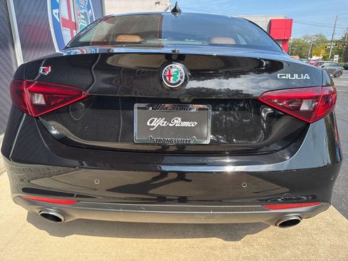 Used 2018 Alfa Romeo Giulia AWD image 9