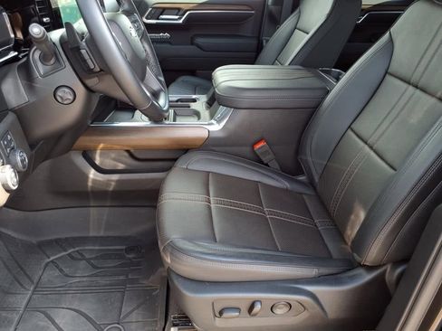 Used 2024 Chevrolet Silverado 1500 High Country w/ High Country Premium Package image 14