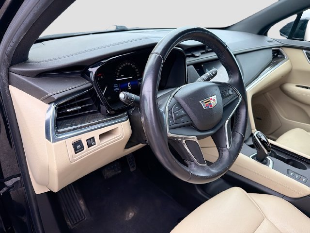 Used 2018 Cadillac XT5 AWD image 11