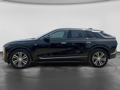 Used 2024 Cadillac Lyriq Luxury AWD/4WD image 6