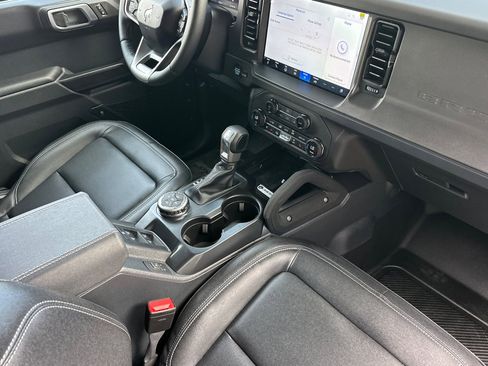 New 2025 Ford Bronco Badlands image 16