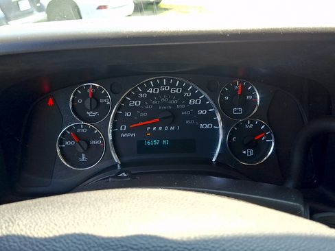 Used 2025 Chevrolet Express 2500 w/ Driver Convenience Package RWD image 19