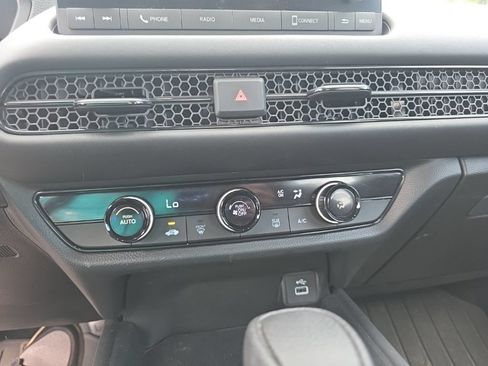 Used 2023 Honda HR-V LX image 18