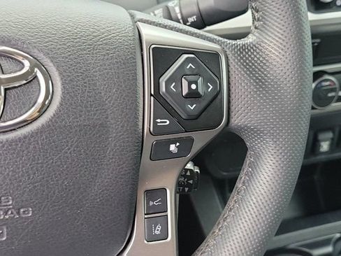 Used 2022 Toyota Tacoma SR5 RWD image 31