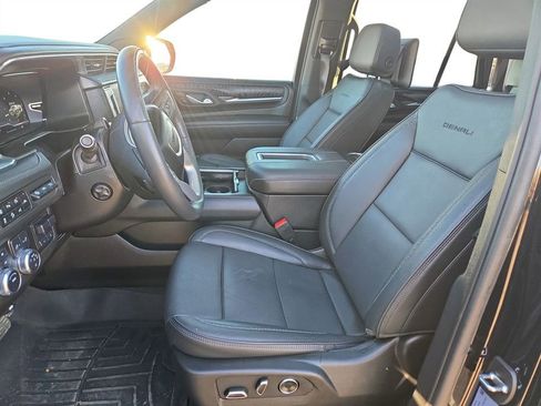 Used 2024 GMC Yukon Denali w/ Advanced Technology Package image 26