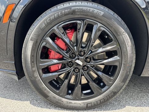Used 2023 Cadillac XT6 Sport w/ Technology Package AWD/4WD image 12