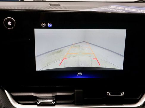 Used 2025 Chevrolet Equinox LT AWD/4WD image 2