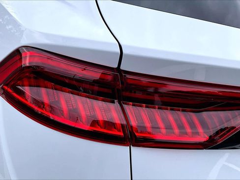 Used 2021 Audi Q8 Premium Plus w/ Premium Plus Package image 29